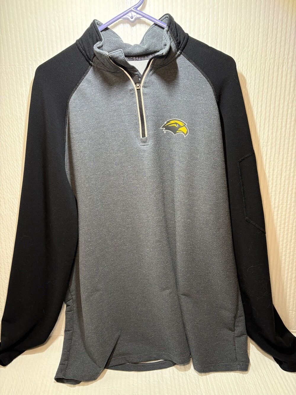 University of Southern Mississippi Golden Eagles 1/4 Zip Pull Over Gray Large